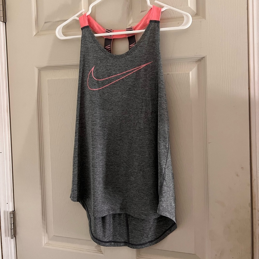 HP👏🏼 Women nike tank top